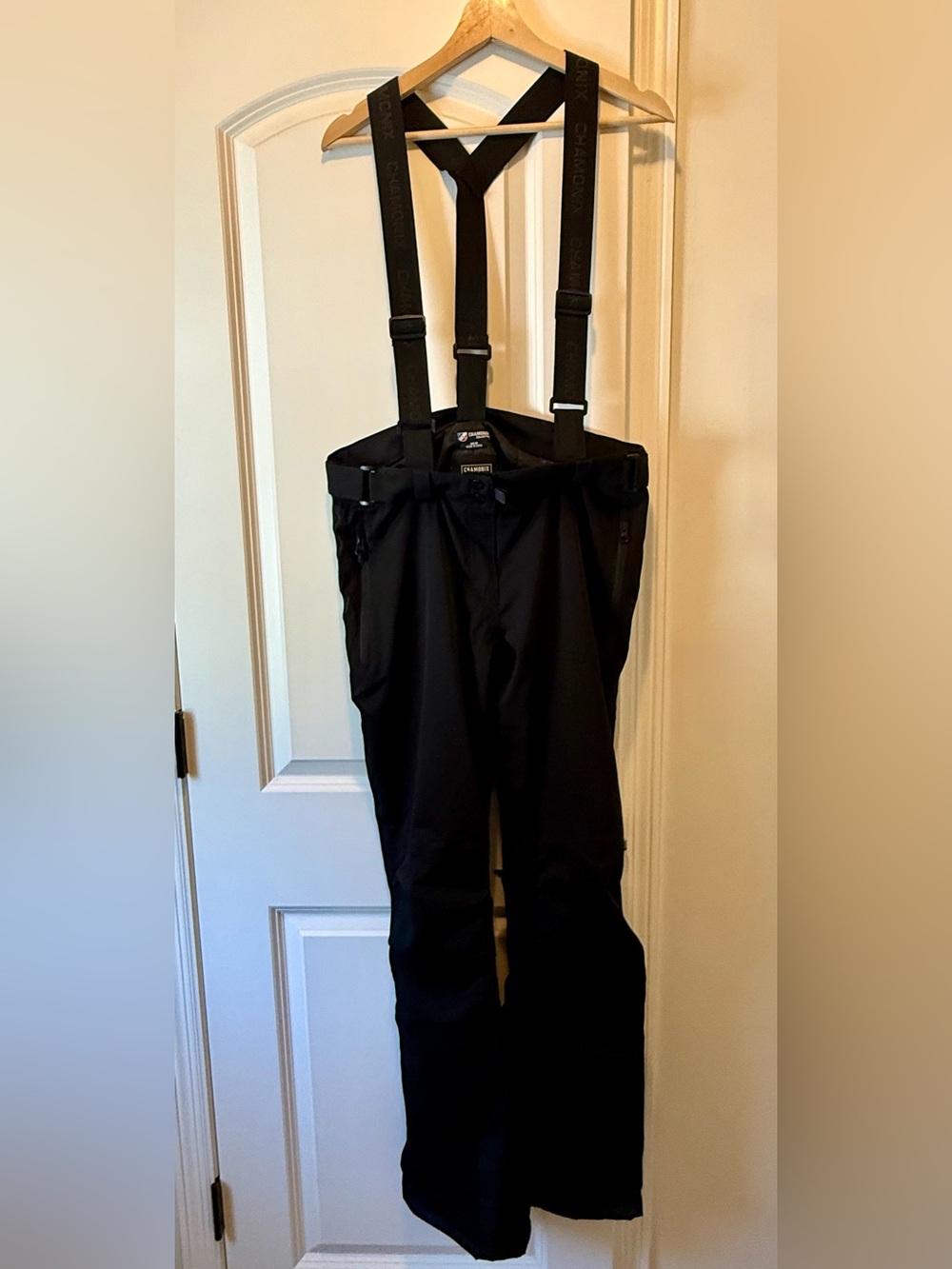 Chamonix Women’s M Black Insulated Snow Pants with Adjustable Suspenders
